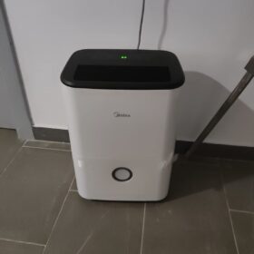 Deshumidificador Midea 12L/día Silencioso - Compacto para 20-35m², APP Inteligente, Anti-Moho photo review